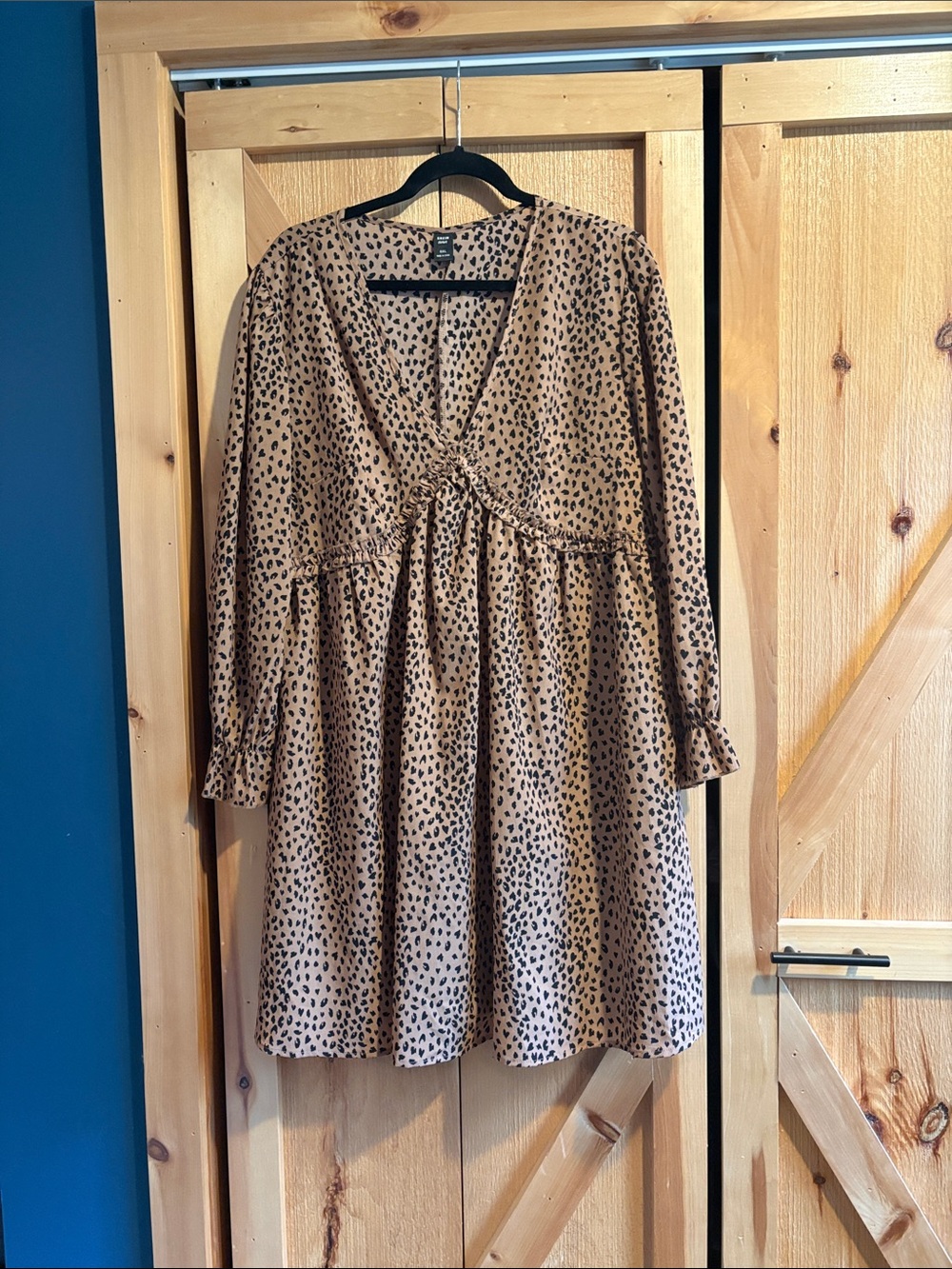 Womens Leopard Print V-Neck Long Sleeve Dress - Tan/Black 0XL